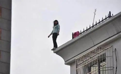 沉迷手游的悲剧，中学生自缢身亡