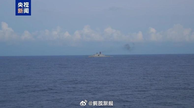 解放军舰机多向抵近台岛，时代奋进与自信旋律的现场展示