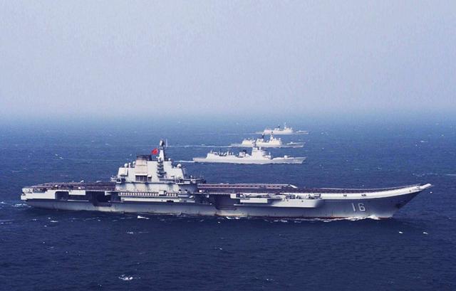 辽宁舰航母编队参与围岛演习，展示中国海军力量与决心坚定捍卫国家主权安全