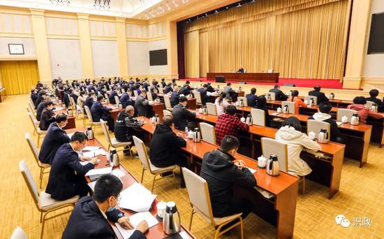 厅级干部跨省份交流任职陆续亮相，跨地域任职之旅温馨启程