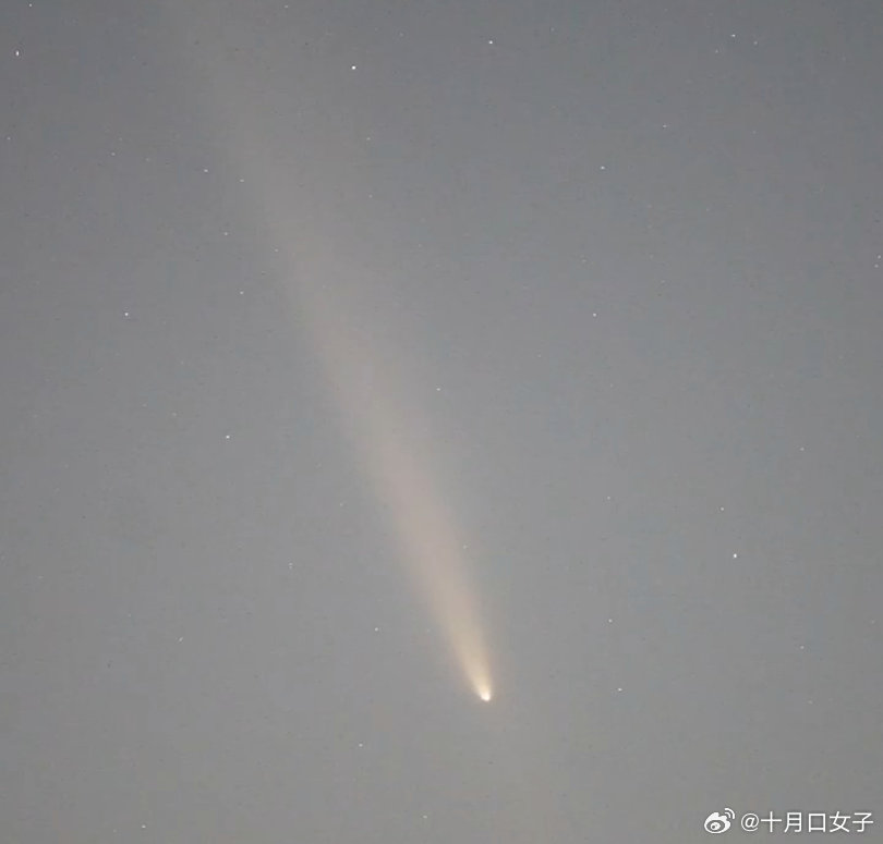 千载难逢的天文奇观，今晚日落时的彗星观赏指南