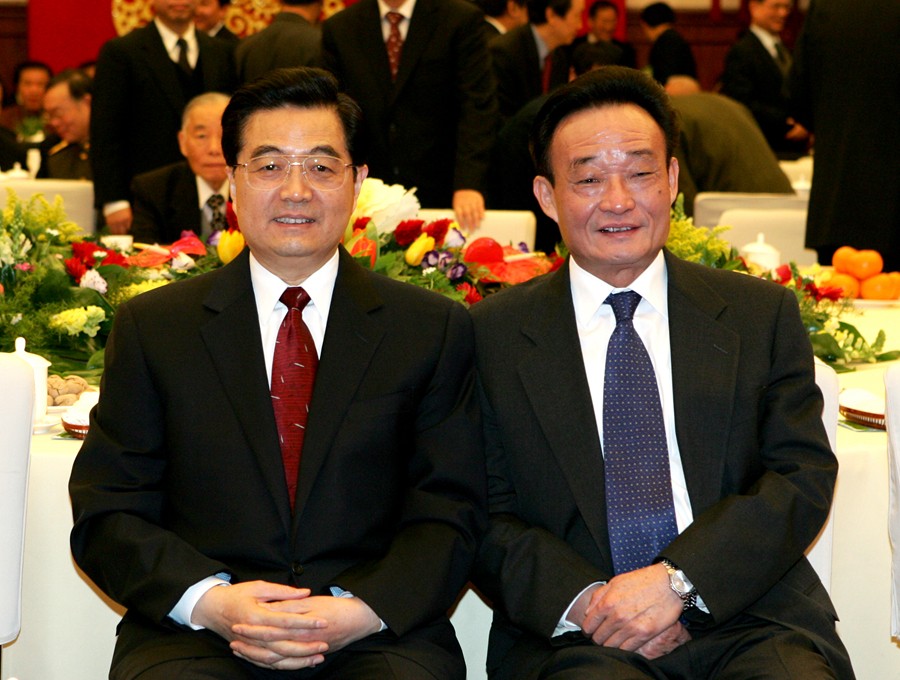 吴邦国同志生平，心灵与自然的和谐之旅