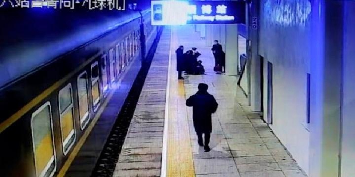 列车紧急停靠