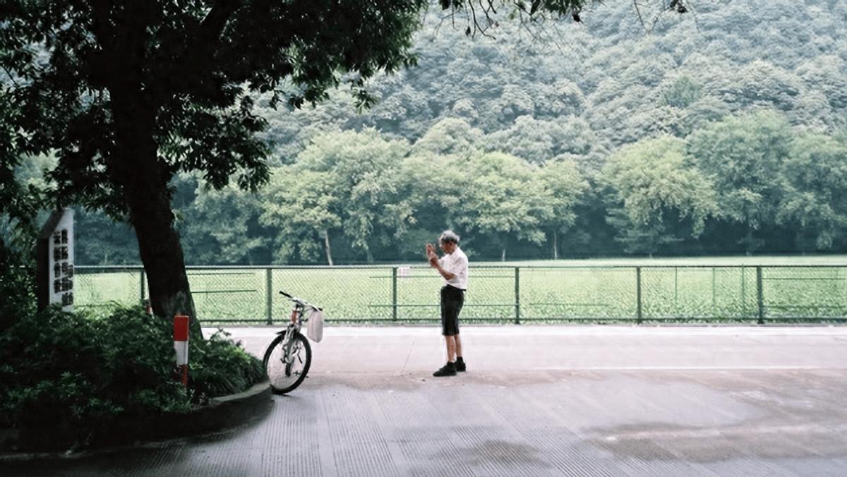 iPhone最新系统揭秘，小杰的温馨升级之旅