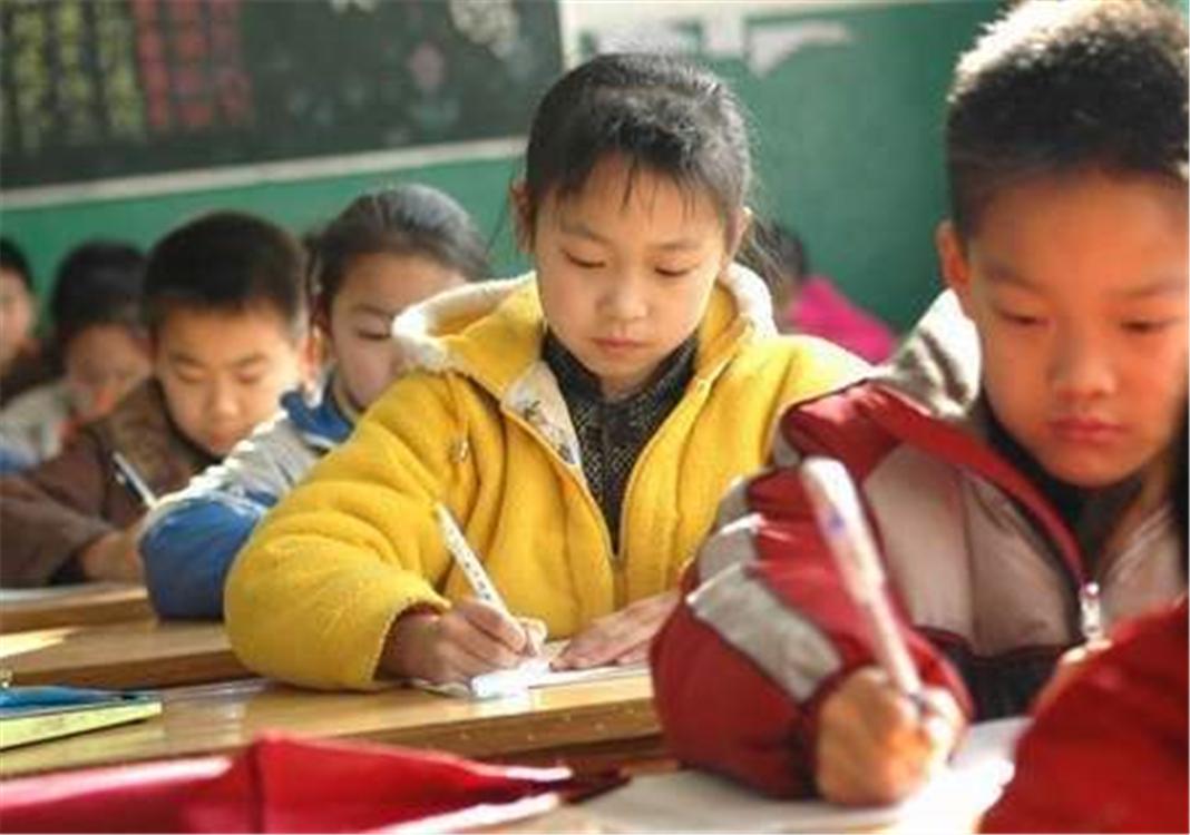 智能时代班主任班级群管理神器，智能班主任通解决班主任班级管理难题