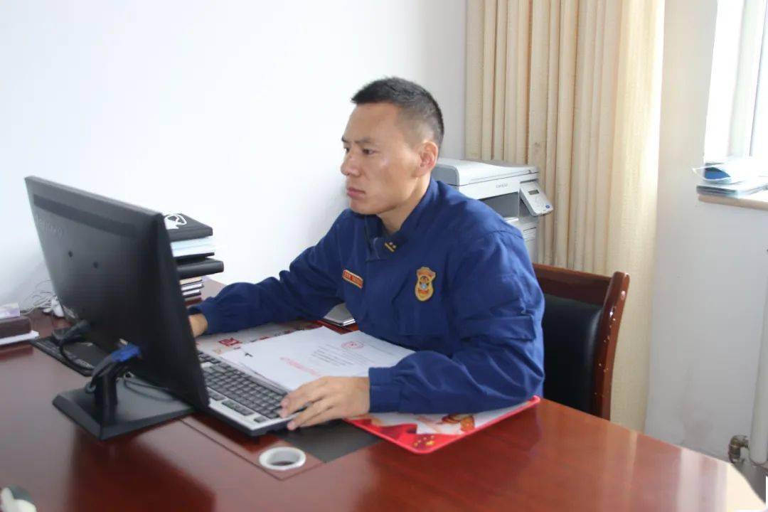 吴邦国生平