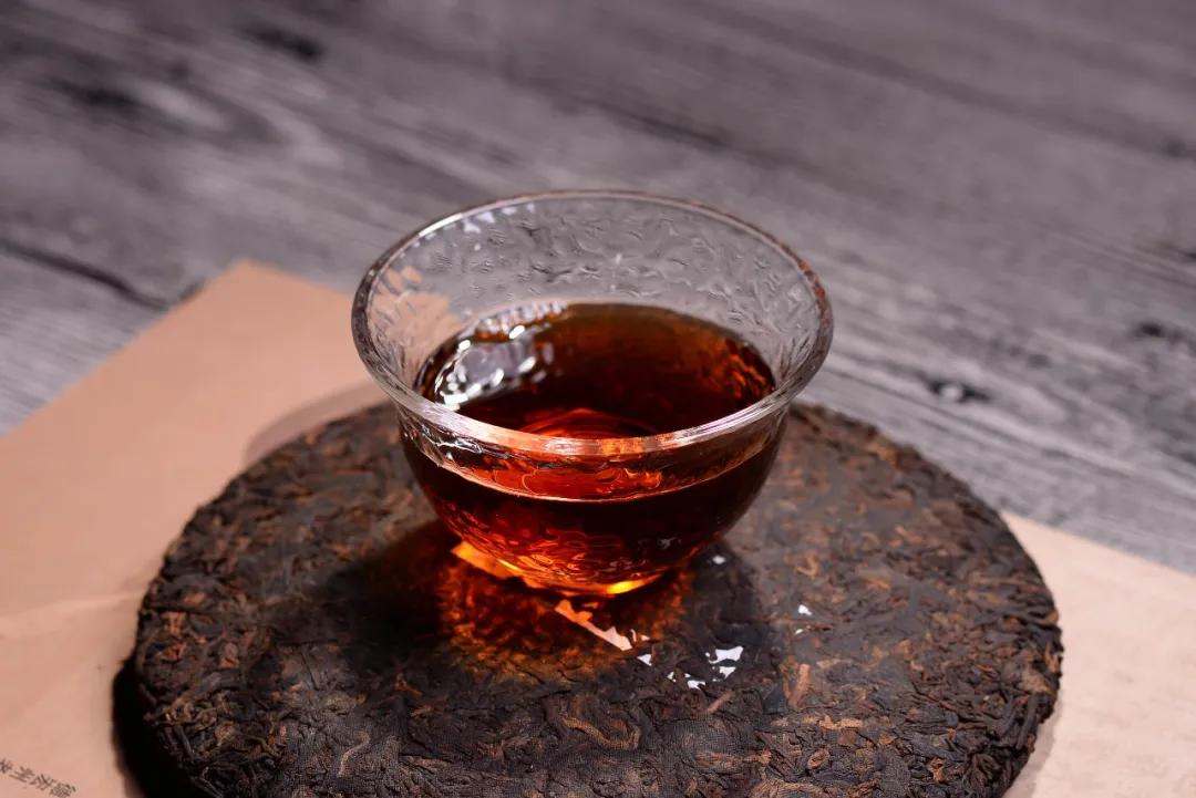 普洱茶最新价格，科技融合传统，品味奢华茶道