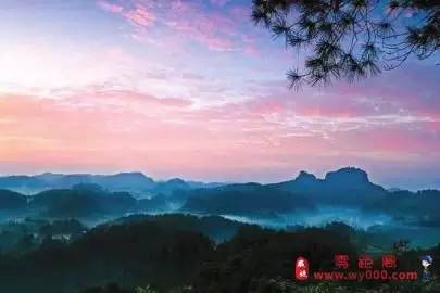 扶贫干部的心灵疗愈之旅，与自然美景的深度融合与最新处理方式