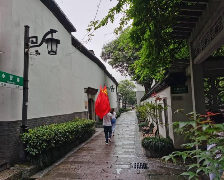 韩国最新女团舞，小巷中的宝藏探秘