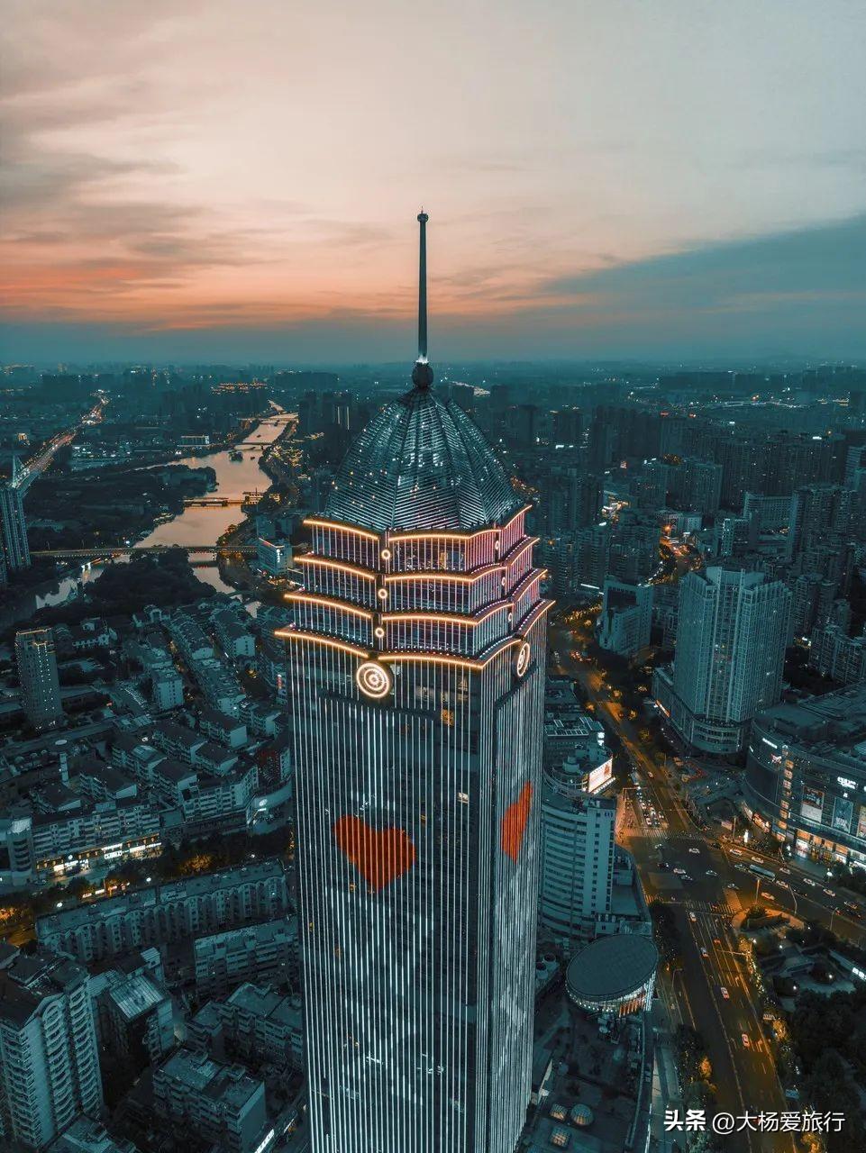 最新综合在线，探索自然美景之旅，寻找内心平和的旅程