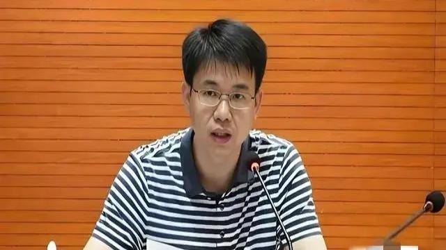 上饶最新招聘信息，科技引领未来职场新风尚，改变生活选择！