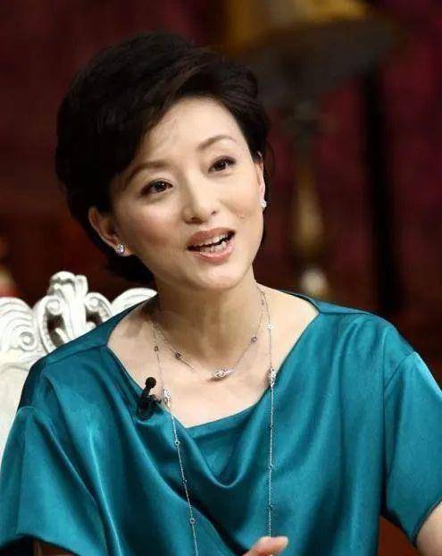 杨澜最新动态，自然美景探索之旅鼓舞人心启程