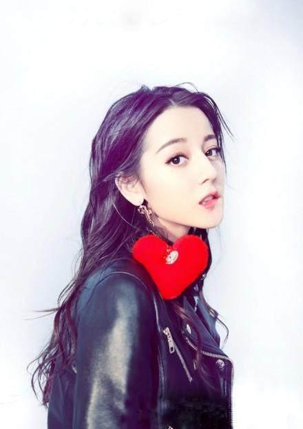 迪丽热巴最新动态揭秘，如何轻松获取偶像的最新资讯？